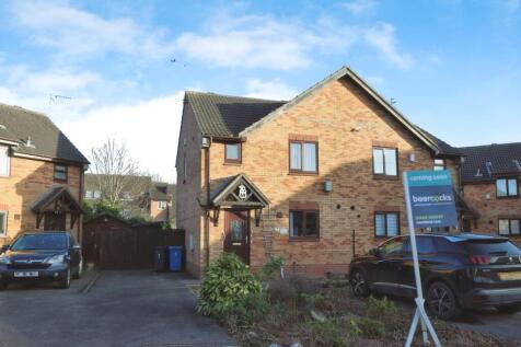 Thorn Leigh, Bean Street, Hull, East... 3 bed semi