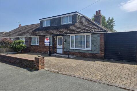 4 bedroom semi-detached bungalow for sale