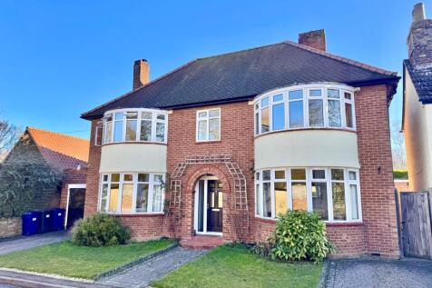 4 bedroom detached house for sale