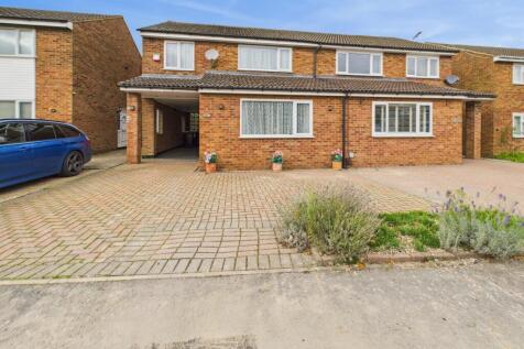 4 bedroom semi-detached house for sale