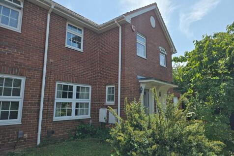 Rooks Close, Welwyn Garden City, AL8 3 bed terraced house for sale