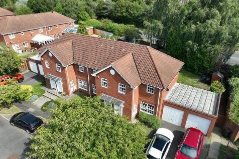 Rooks Close, Welwyn Garden City, AL8 3 bed terraced house for sale