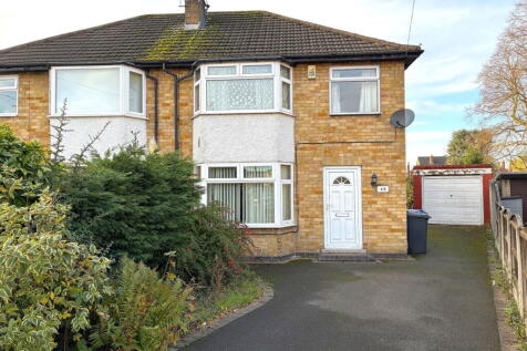 3 bedroom semi-detached house for sale