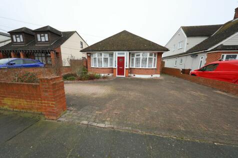 Blackshots Lane, Blackshots, North Grays 2 bed detached bungalow for sale