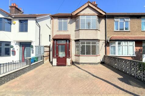 Grange Road, Grays 3 bed end of terrace house for sale