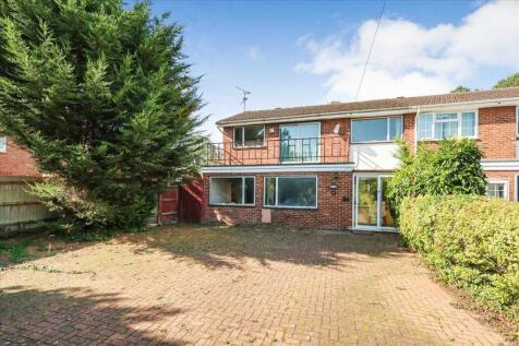 5 bedroom end of terrace house for sale