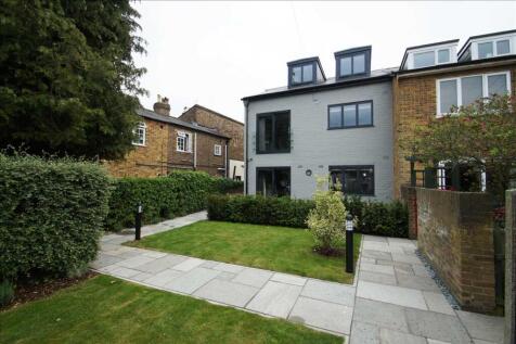 Semi-detached house for sale