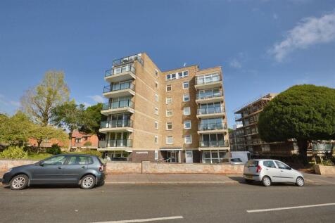 Blackwater Road, Eastbourne 3 bed flat for sale