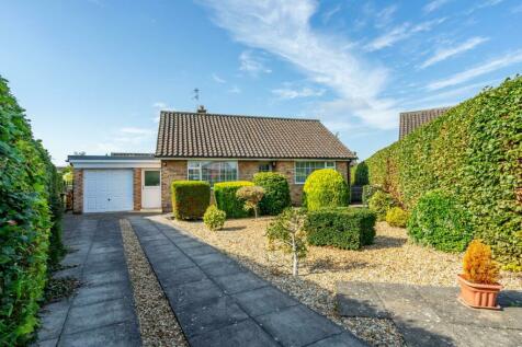 2 bedroom detached bungalow for sale