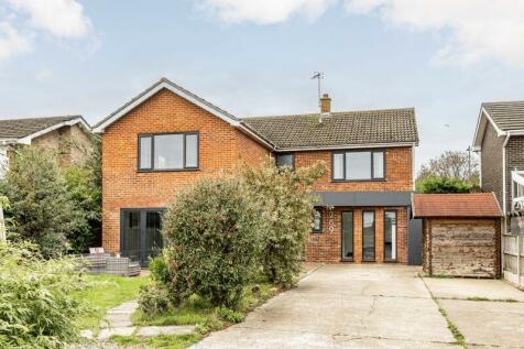 6 bedroom detached house for sale