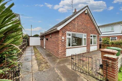 2 bedroom detached bungalow for sale