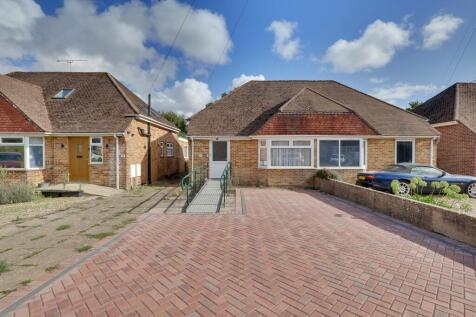 2 bedroom semi-detached bungalow for sale