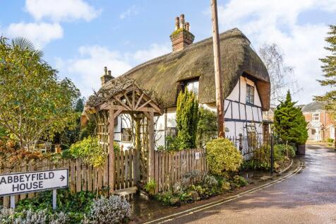 Mill Lane, Romsey 4 bed detached house for sale