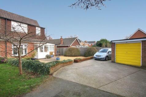 3 bedroom chalet for sale