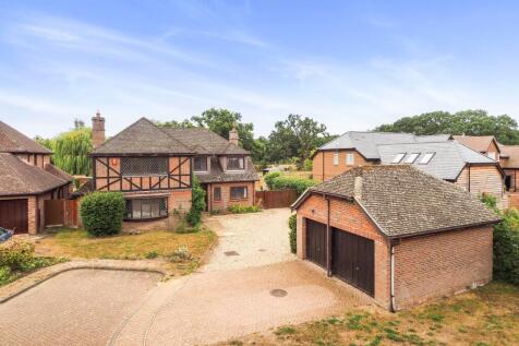 5 bedroom detached house for sale