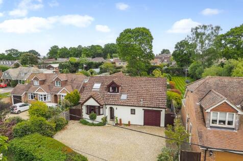 Maurys Lane, West Wellow, Romsey 4 bed chalet for sale