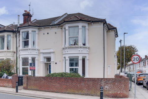Waverley Road, Southsea 2 bed flat for sale