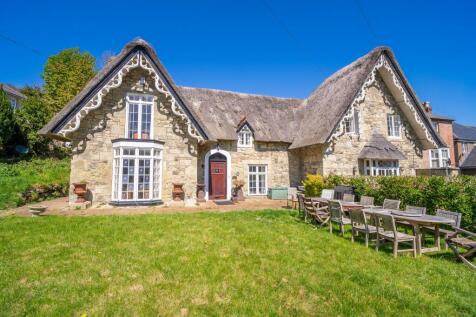 3 bedroom manor house for sale