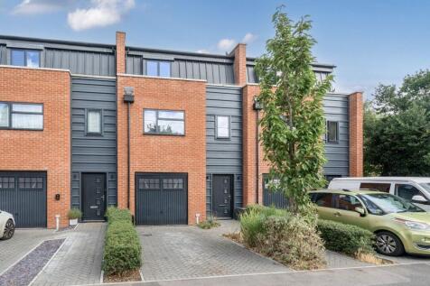 South Street, Andover, SP10 2BS 3 bed terraced house for sale