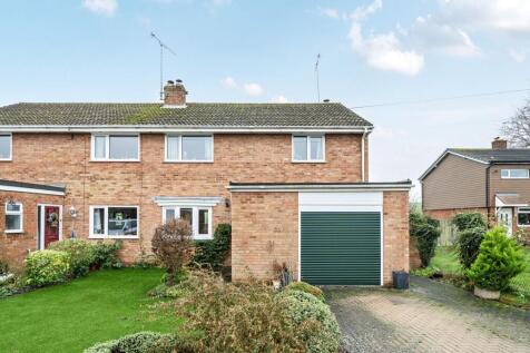 The Orchard, Shipton Bellinger... 3 bed semi