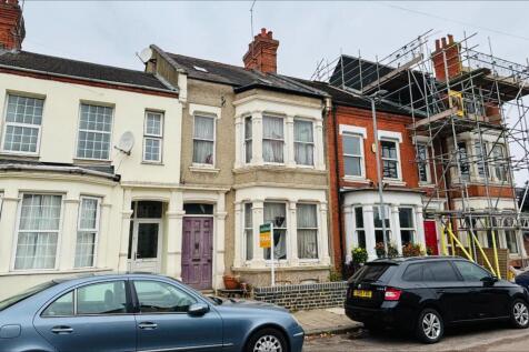 Holly Road, Abington, Northampton NN1 5 bed townhouse for sale