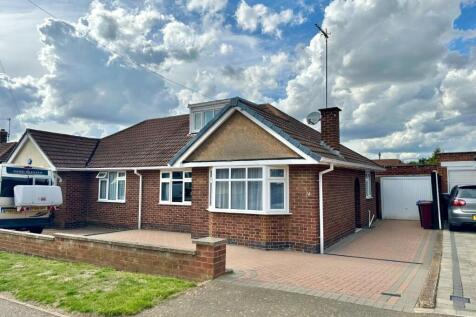 2 bedroom semi-detached bungalow for sale