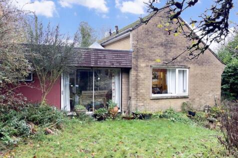 4 bedroom detached bungalow for sale