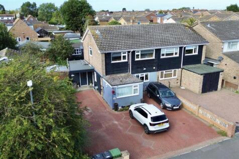 4 bedroom semi-detached house for sale