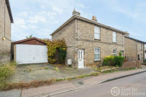 2 bedroom semi-detached house for sale