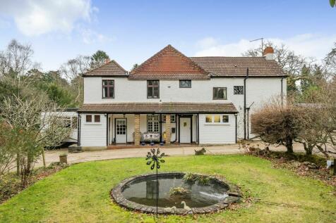 5 bedroom detached house for sale