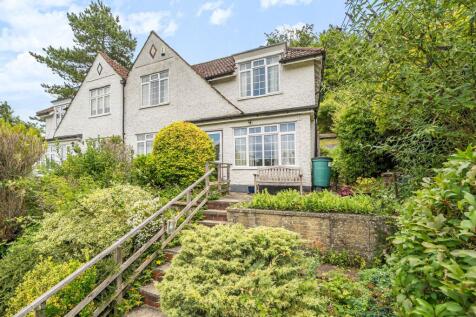 Badgers Walk, Whyteleafe CR3 3 bed semi
