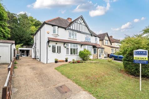 Markville Gardens, Caterham CR3 3 bed semi