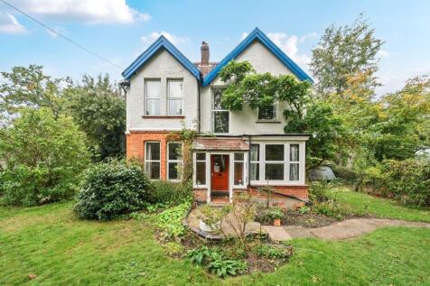 The Heath, Caterham CR3 4 bed detached house for sale