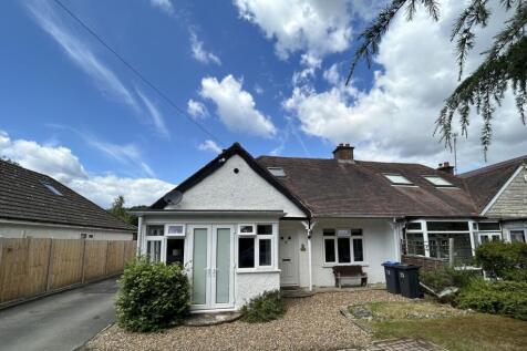 Kingswood Lane, Warlingham CR6 2 bed bungalow for sale
