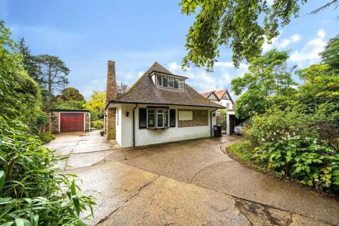 Hillbury Road, Warlingham CR6 4 bed detached house for sale