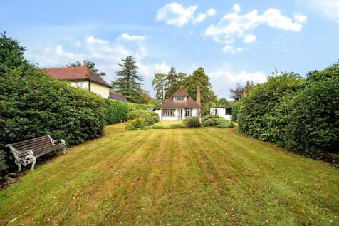 Hillbury Road, Warlingham CR6 4 bed detached house for sale