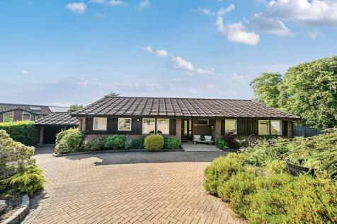 Westview Road, Warlingham CR6 4 bed detached bungalow for sale