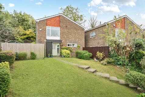 Deepfield Way, Coulsdon CR5 3 bed detached house for sale