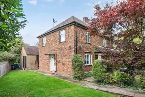 Nethern Court Road, Caterham CR3 2 bed maisonette for sale