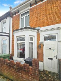 Knox Road, Portsmouth, Hampshire 2 bed terraced house for sale