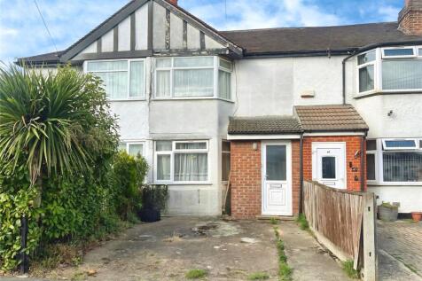 Salt Hill Way, Slough, Berkshire 3 bed terraced house for sale