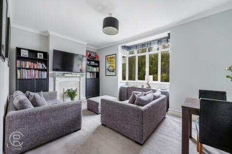 Greenford Avenue, London, W7 2 bed flat for sale