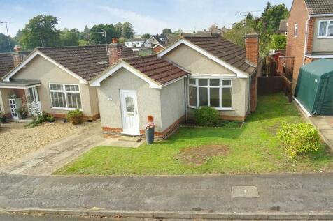 2 bedroom detached bungalow for sale