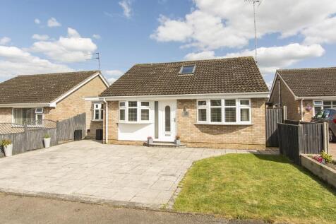 Fleetwood Gardens, MARKET HARBOROUGH 4 bed detached bungalow for sale