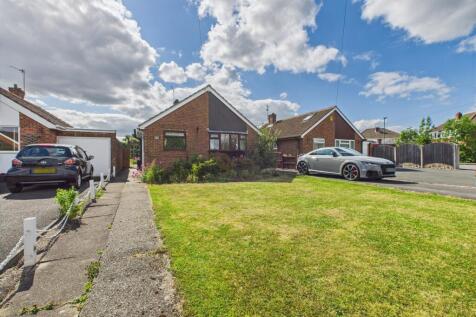 2 bedroom detached bungalow for sale