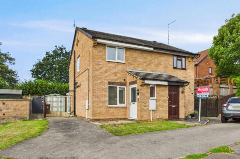 2 bedroom semi-detached house for sale
