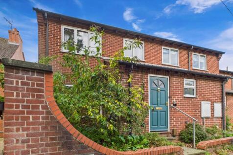2 bedroom semi-detached house for sale