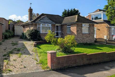 2 bedroom detached bungalow for sale