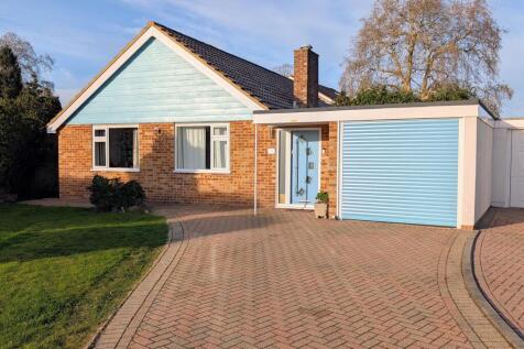 SOUTH LODGE, CATISFIELD, FAREHAM 3 bed bungalow for sale