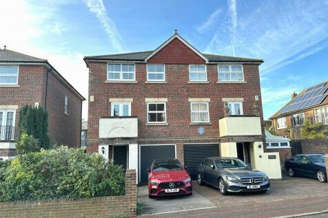 2 bedroom semi-detached house for sale